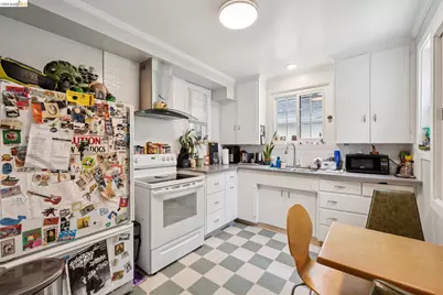 3271 Kempton Ave, Oakland, CA 94611 - Photo 12