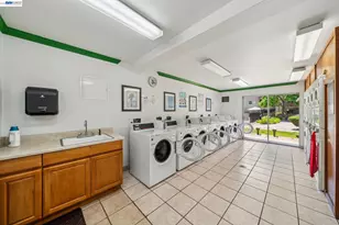 1327 Webster St, Alameda, CA 94501 - Photo 32