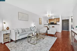 2005 Pleasant Valley Ave, Oakland, CA 94611 - Photo 8