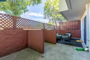 2005 Pleasant Valley Ave, Oakland, CA 94611 - Photo 36