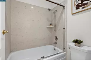 2005 Pleasant Valley Ave, Oakland, CA 94611 - Photo 30