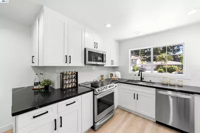 3033 Peppermint Dr, San Jose, CA 95148 - Photo 8
