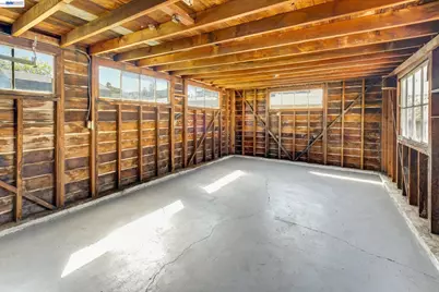 4241 Suter St, Oakland, CA 94619 - Photo 38
