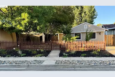 208 Circuit Dr, Roseville, CA 95678 - Photo 1