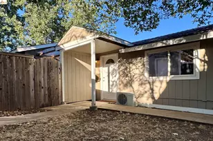 208 Circuit Dr, Roseville, CA 95678 - Photo 2