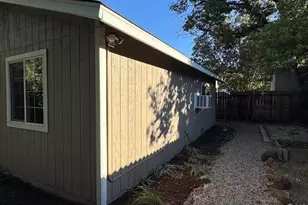 208 Circuit Dr, Roseville, CA 95678 - Photo 4