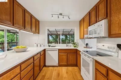 1131 Mitchell Way, El Sobrante, CA 94803 - Photo 22