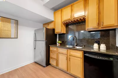 6363 Christie Ave #326, Emeryville, CA 94608 - Photo 32