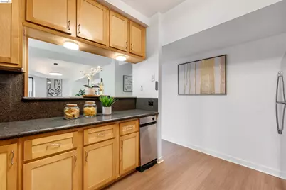 6363 Christie Ave #326, Emeryville, CA 94608 - Photo 34