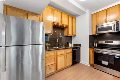 6363 Christie Ave #326, Emeryville, CA 94608 - Photo 6