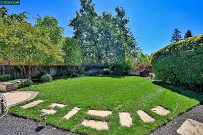 102 Henson Creek Ct, Martinez, CA 94553 - Photo 40