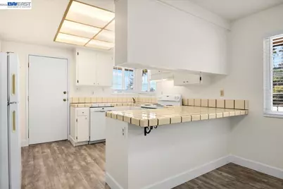 21585 Montgomery St, Hayward, CA 94541 - Photo 8