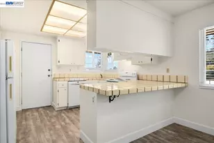 21585 Montgomery St, Hayward, CA 94541 - Photo 8