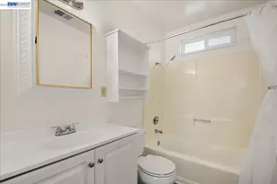 21585 Montgomery St, Hayward, CA 94541 - Photo 14
