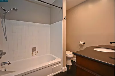 1425 Lakeside Drive #101, Oakland, CA 94612 - Photo 24