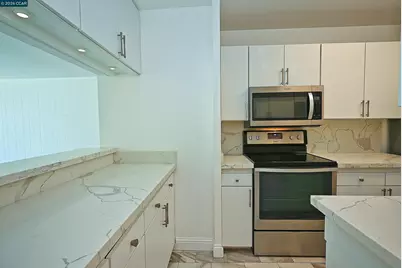 1425 Lakeside Drive #101, Oakland, CA 94612 - Photo 12