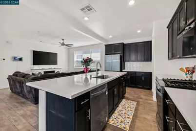 1119 Hiramatsu Ln, Winters, CA 95694 - Photo 2