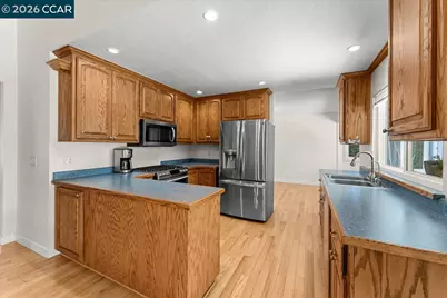 472 Cordoba Ln, Vacaville, CA 95688 - Photo 6