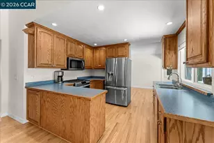 472 Cordoba Ln, Vacaville, CA 95688 - Photo 6