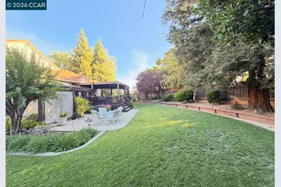 1395 Breakwater Way, Brentwood, CA 94513 - Photo 10