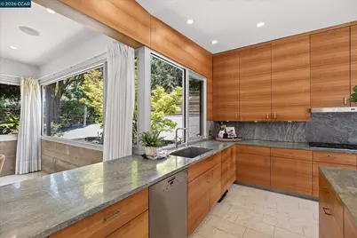 2 Crane Ct, Orinda, CA 94563 - Photo 32
