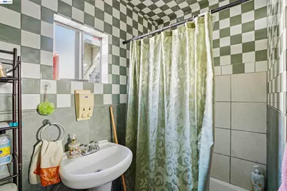 1473 82nd Ave, Oakland, CA 94621 - Photo 12