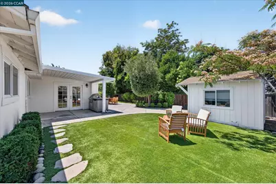 160 Cleopatra Dr, Pleasant Hill, CA 94523 - Photo 26