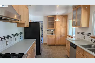 97 Belleau Ave, Atherton, CA 94027 - Photo 4