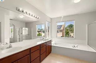 10433 Lone Star Way, Stockton, CA 95209 - Photo 16