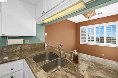 21103 Gary Dr #307D, Hayward, CA 94546 - Photo 16