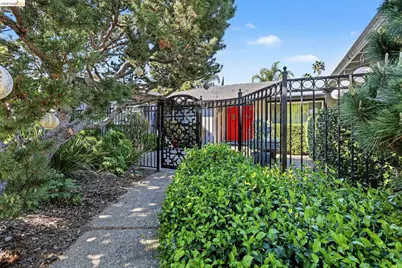 5849 Mitchell Canyon Ct, Clayton, CA 94517 - Photo 4