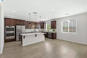 1446 Terra Verde St, Mountain House, CA 95391 - Photo 8