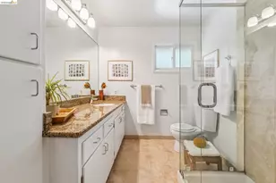 7200 Saroni Dr, Oakland, CA 94611 - Photo 42