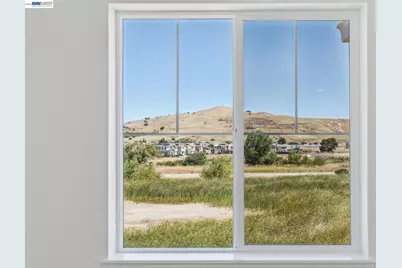 2404 Golden Way, Fairfield, CA 94533 - Photo 12