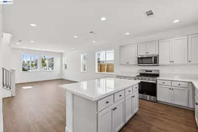 2404 Golden Way, Fairfield, CA 94533 - Photo 4
