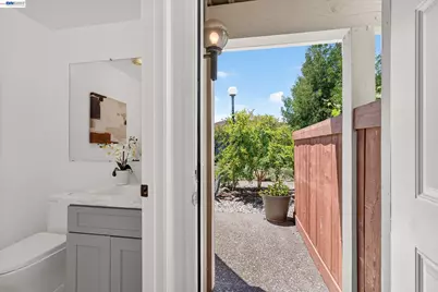 112 Mission Dr, Pleasanton, CA 94566 - Photo 2