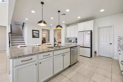 130 Benmore Dr, Hayward, CA 94542 - Photo 8