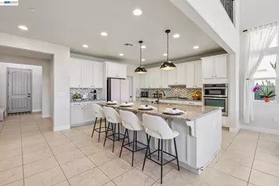 130 Benmore Dr, Hayward, CA 94542 - Photo 4