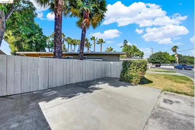 8 Lake Dr, Antioch, CA 94509 - Photo 54