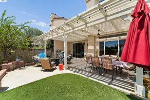 24448 Hampton Dr, Santa Clarita, CA 91355 - Photo 34