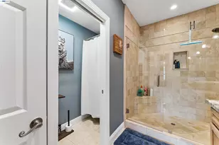 24448 Hampton Dr, Santa Clarita, CA 91355 - Photo 32