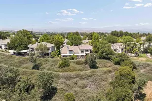 24448 Hampton Dr, Santa Clarita, CA 91355 - Photo 4