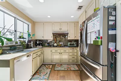 24448 Hampton Dr #B, Santa Clarita, CA 91355 - Photo 14