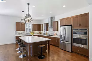 7240 Carneros Ln, Dublin, CA 94568 - Photo 10