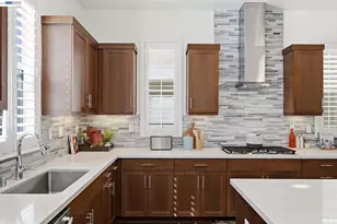 7240 Carneros Ln, Dublin, CA 94568 - Photo 8