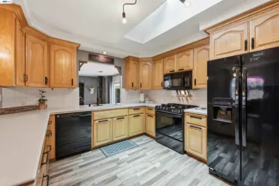 14868 Crosby St, San Leandro, CA 94579 - Photo 16