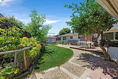 1742 Mendocino Dr, Concord, CA 94521 - Photo 14