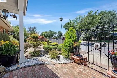1742 Mendocino Dr, Concord, CA 94521 - Photo 18