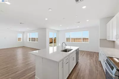 1028 Bluebell Circle, Discovery Bay, CA 94505 - Photo 4