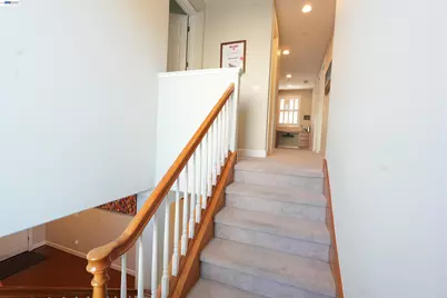 200 Seapoint Pl, Richmond, CA 94801 - Photo 16